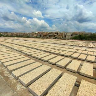 葫芦岛 黄金麻荔枝面花岗岩石材地铺石防护中