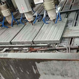 葫芦岛 芝麻白花岗岩荔枝面盲道雕刻