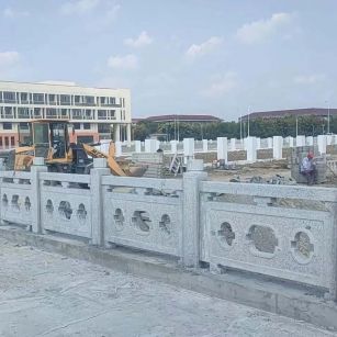 葫芦岛 白麻花岗岩荔枝面河道栏杆