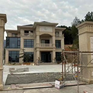 葫芦岛 黄金麻花岗岩别墅雕花外墙干挂配上门口雕花罗马柱