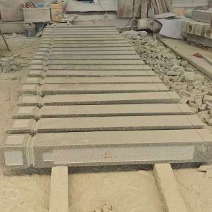 葫芦岛 芝麻白异形加工雕刻-栏杆大柱，方柱