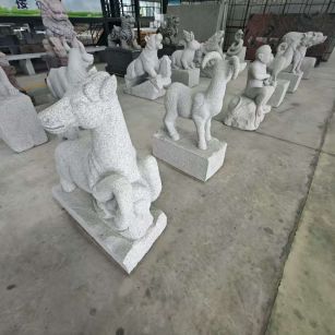 葫芦岛 芝麻白花岗岩造型立体雕刻——十二生肖