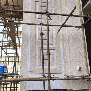 葫芦岛 黄金麻花岗岩别墅外墙干挂回纹造型效果