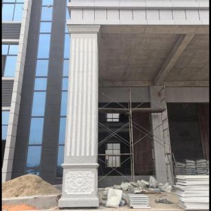 葫芦岛 芝麻白光面花岗岩门楼大柱（罗马柱）配雕花底座