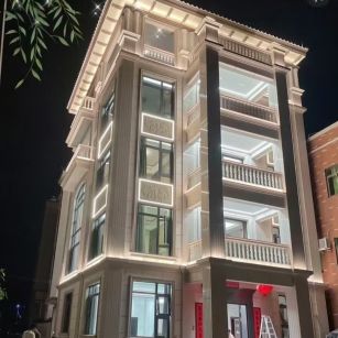 葫芦岛 芝麻白花岗岩别墅外墙夜间效果