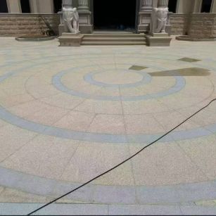 葫芦岛 黄金麻芝麻灰花岗岩石材地铺拼接效果