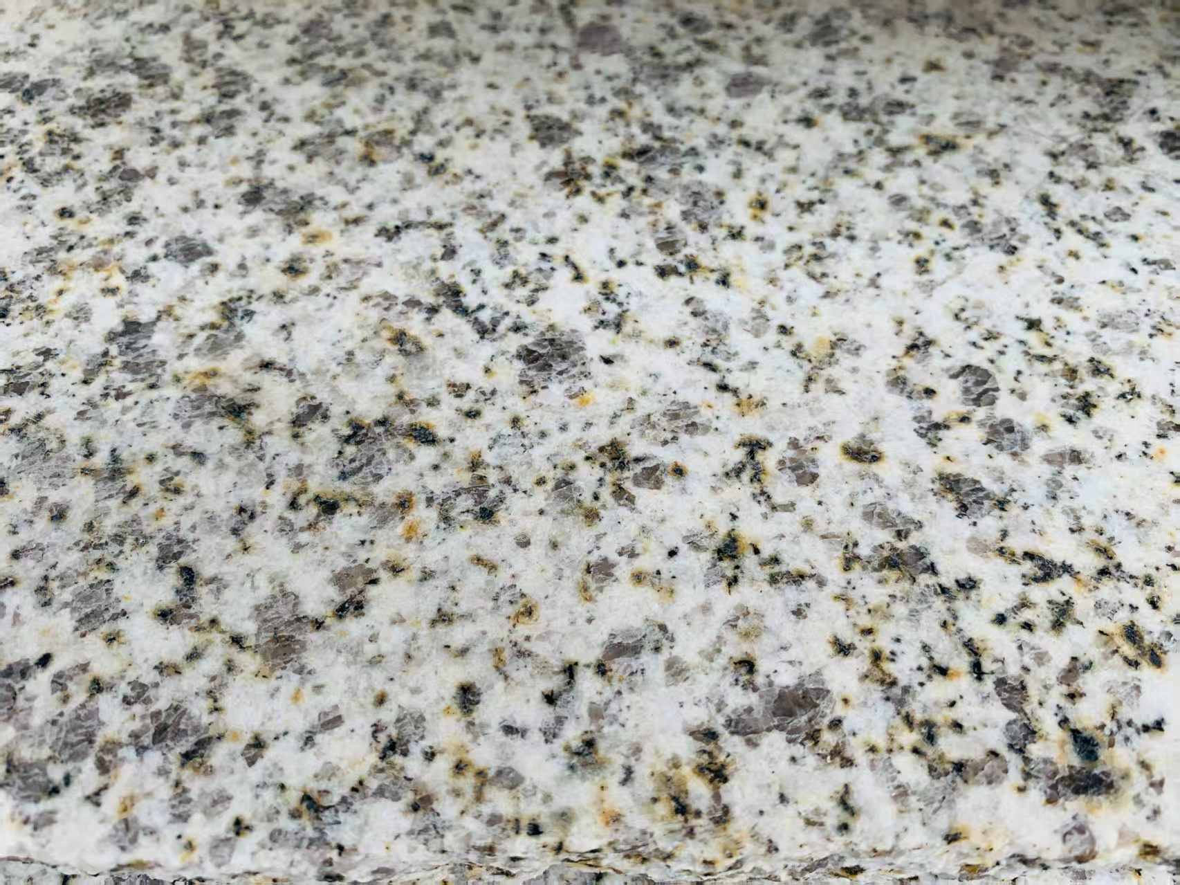 葫芦岛 黄金麻花岗岩石材浅黄光面