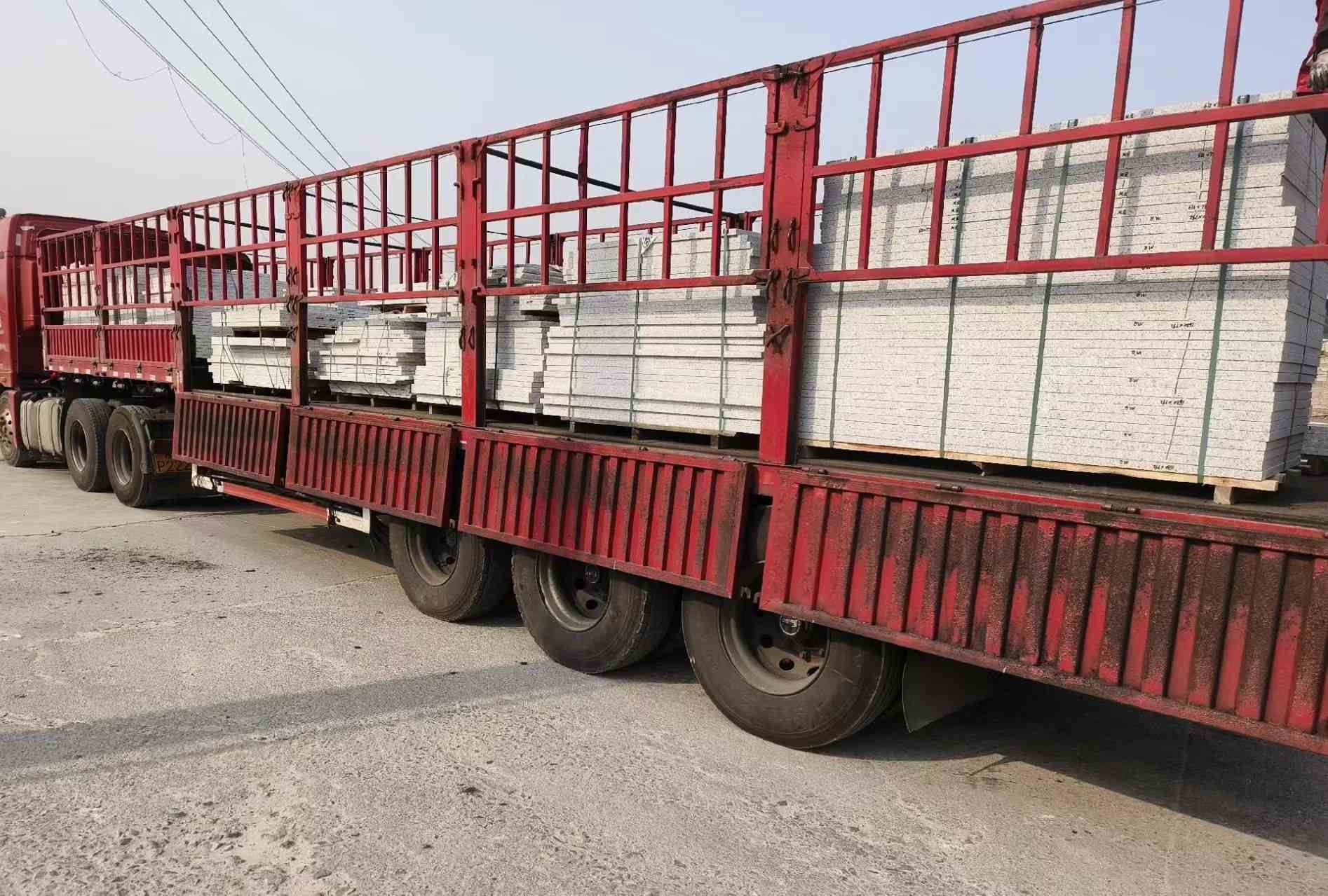 葫芦岛 白麻荔枝面外墙干挂，工厂装车日常