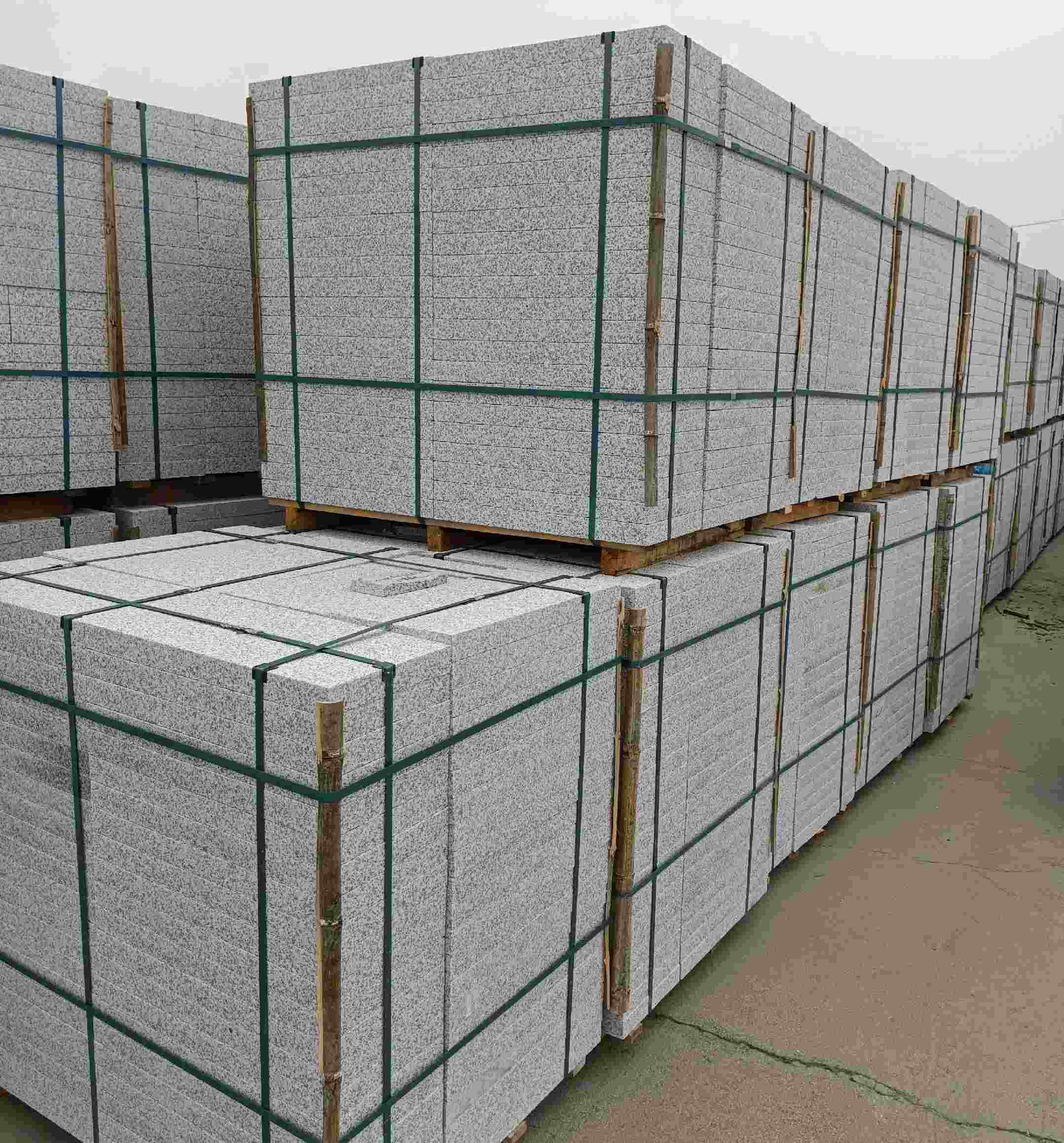 葫芦岛 白麻花岗岩石材荔枝面地铺石（300*600*50）