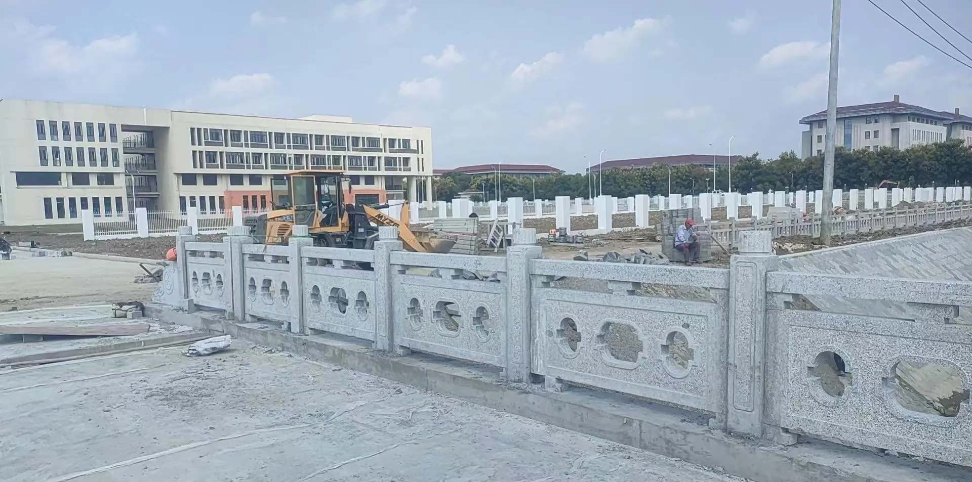 葫芦岛 白麻花岗岩荔枝面河道栏杆