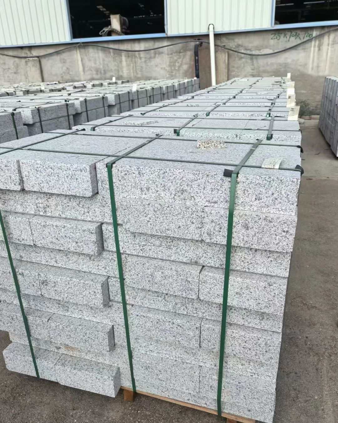 葫芦岛 白麻花岗岩路沿石，弧形路沿石，道牙石，马路牙子，界石，路缘石，平沿石，直岩石，平缘石等