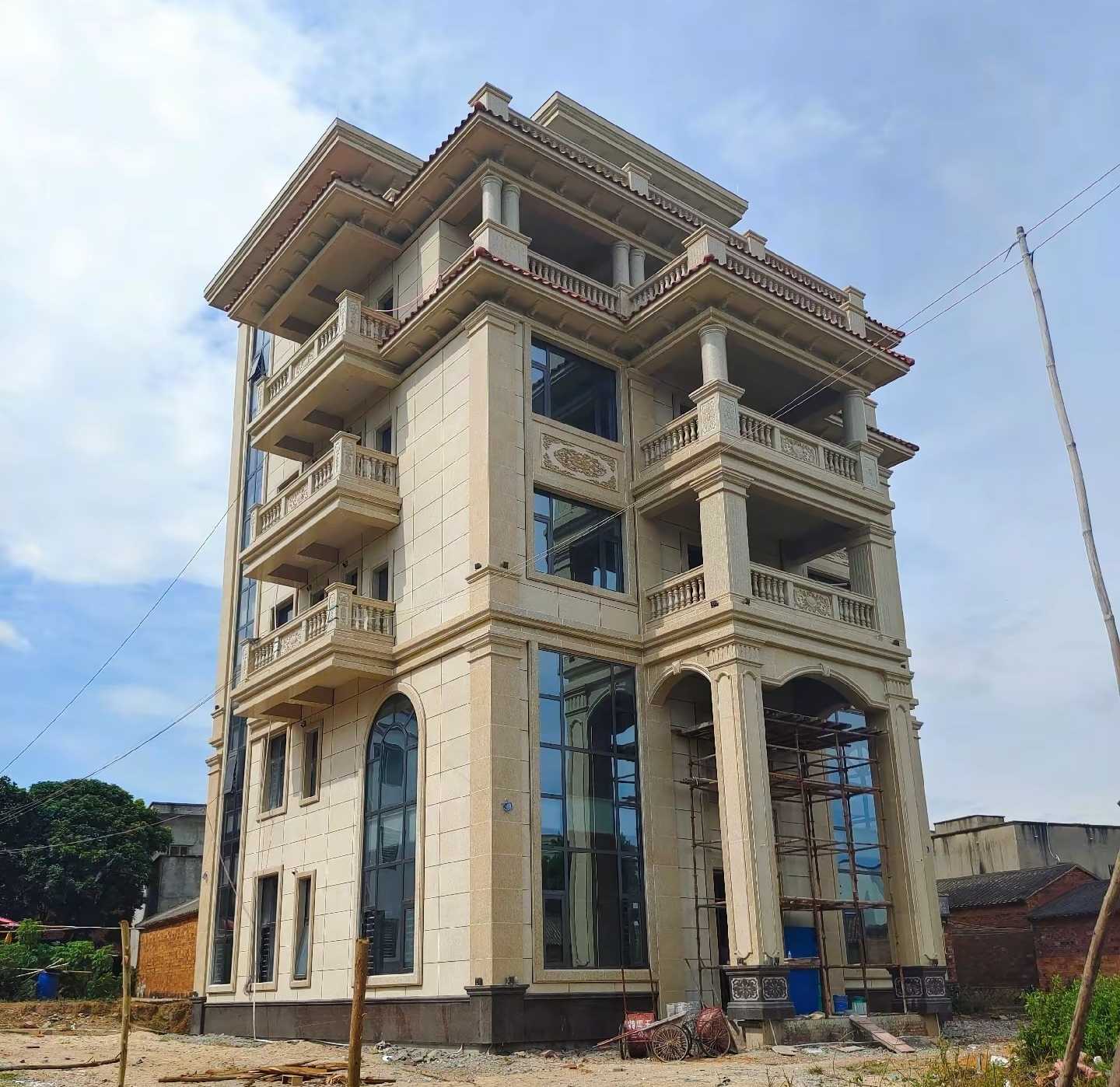 葫芦岛 黄金麻花岗岩石材别墅外墙干挂搭配（雕花栏杆花瓶柱门楼罗马柱）