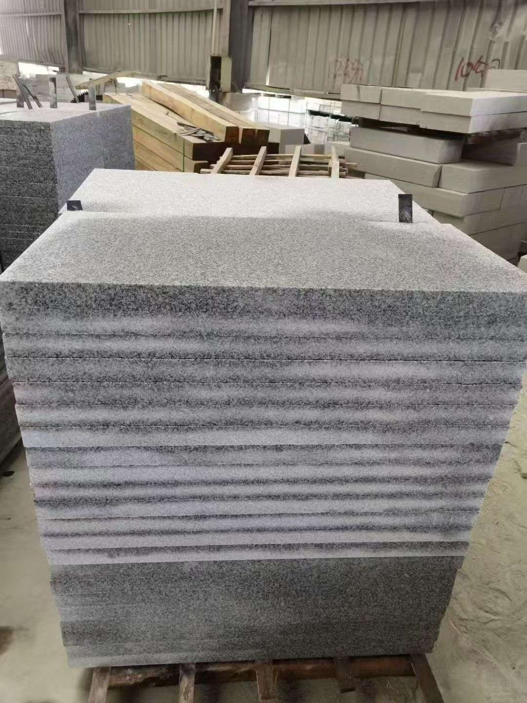 葫芦岛 芝麻白5公分火烧地铺成品，900*400，规格可定制