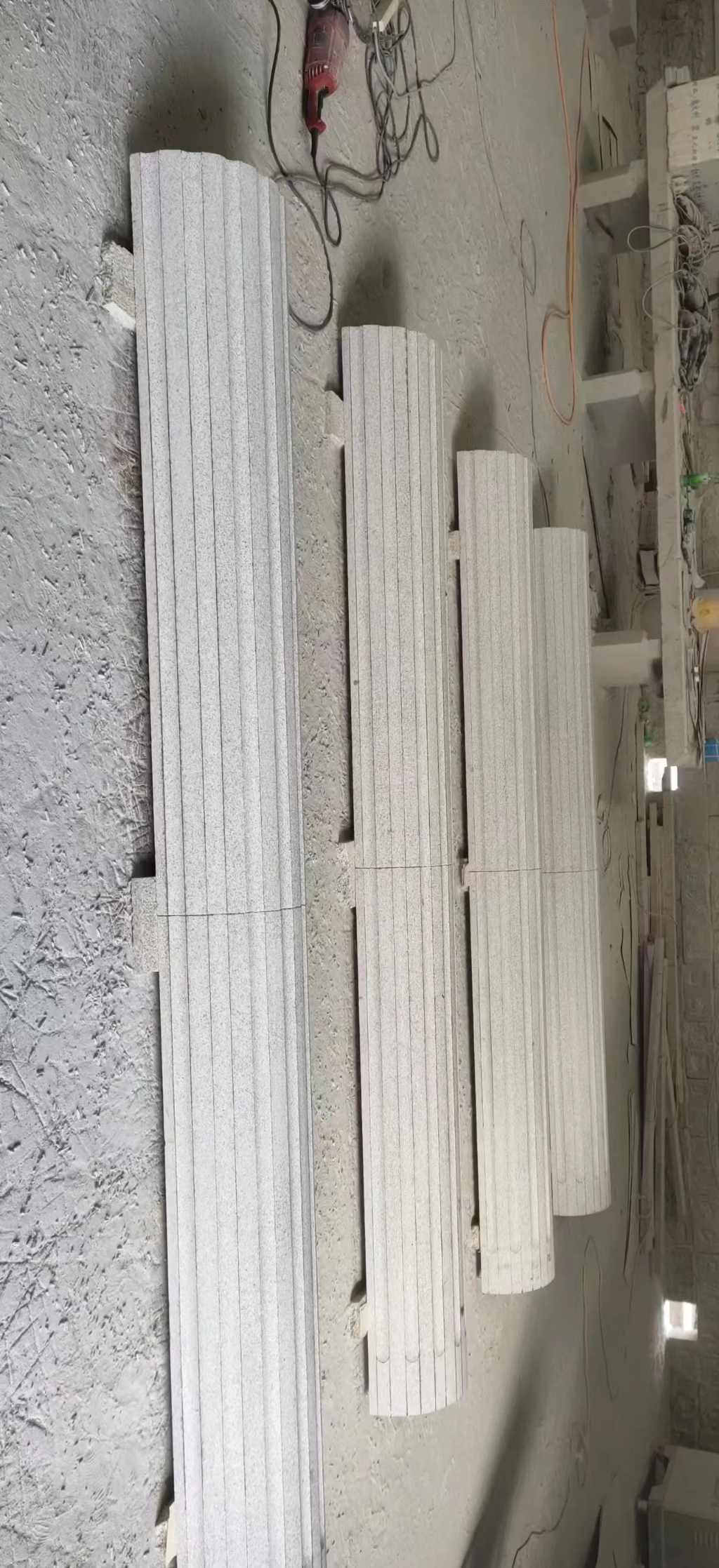 葫芦岛 花岗岩厂家带你看白麻花岗岩门楼大柱柱皮