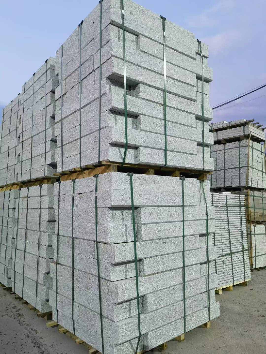 葫芦岛 芝麻白花岗岩路沿石，路缘石，路肩石，道牙，立缘石，马路牙子，街沿石，侧石等