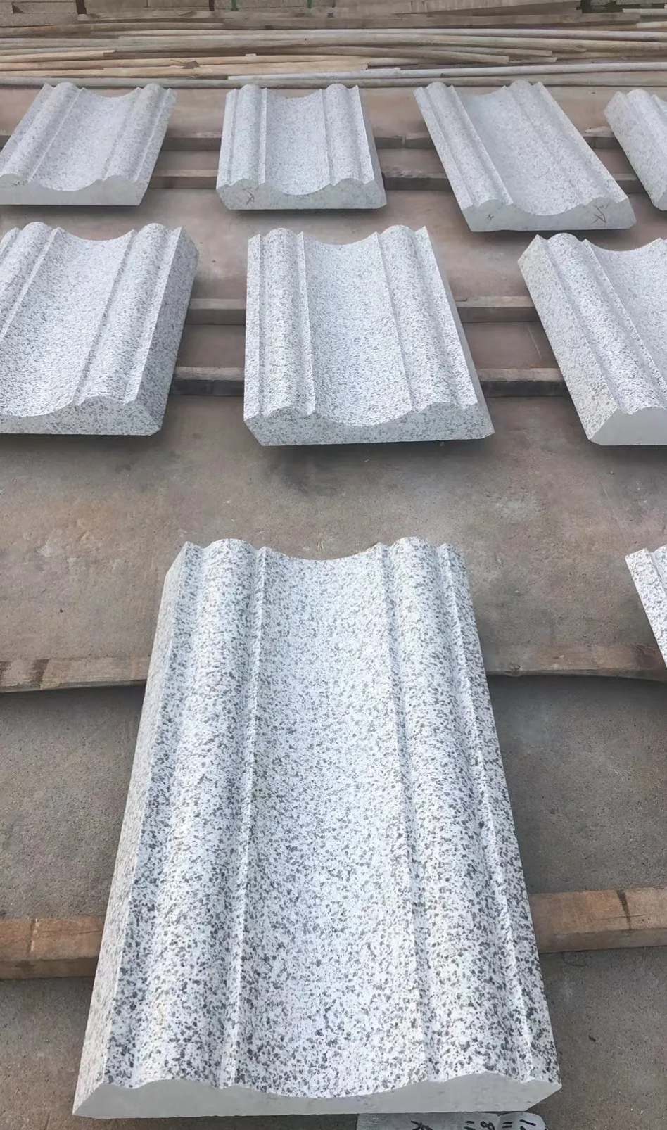 葫芦岛 白麻花岗岩光面别墅线条