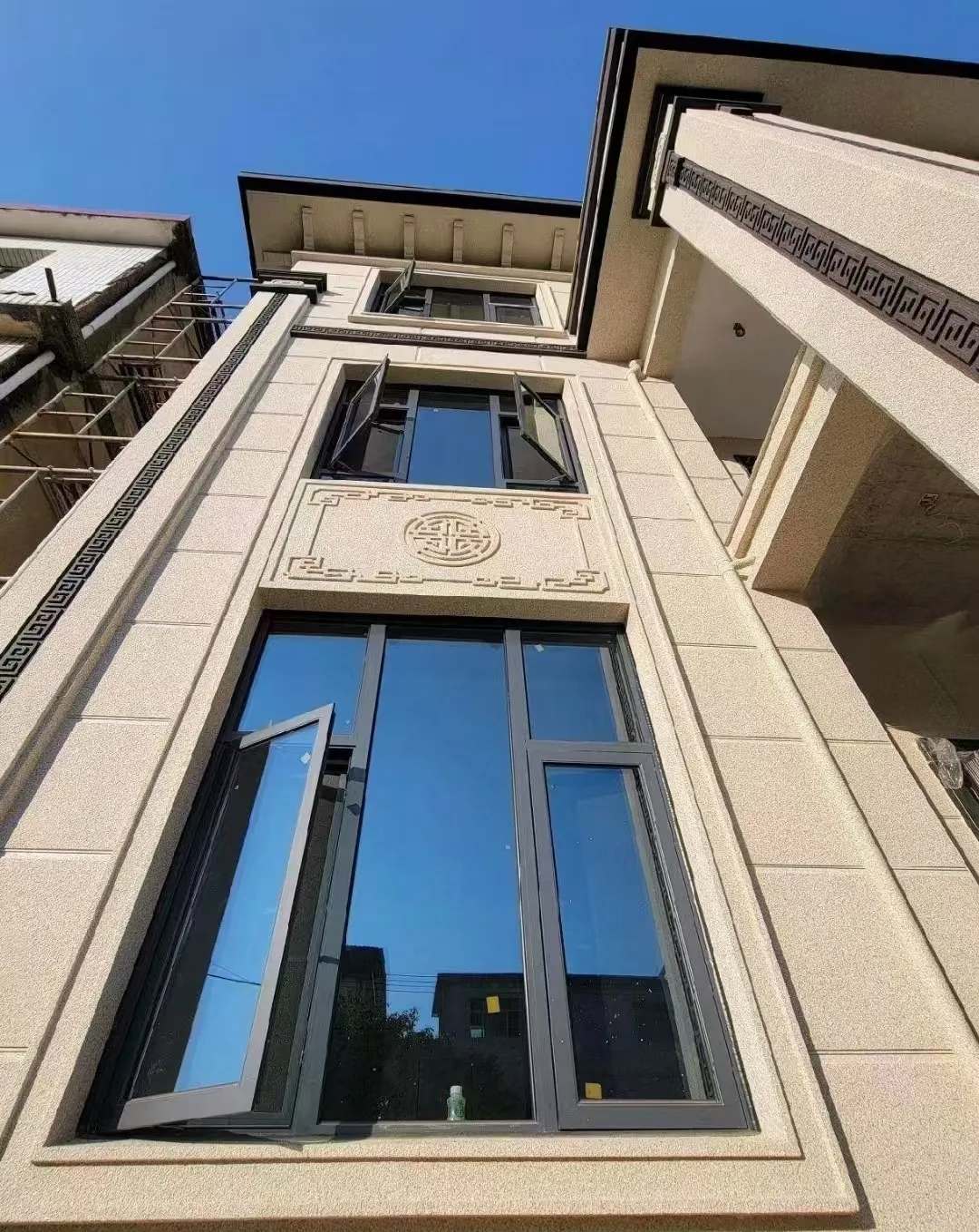 葫芦岛 黄金麻荔枝面别墅外墙干挂效果展示